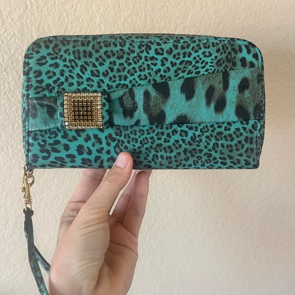 Turquoise leather wristlet with leopard print - Picture 1 of 7